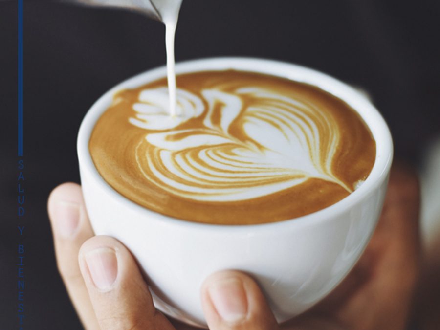 Café descafeinado o con cafeína: cuál elegir según lo que buscas y qué beneficios te aporta cada versión